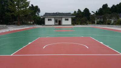 貴州市遵義市湄潭縣某村村民活動廣場硅PU塑膠籃球場竣工實(shí)例