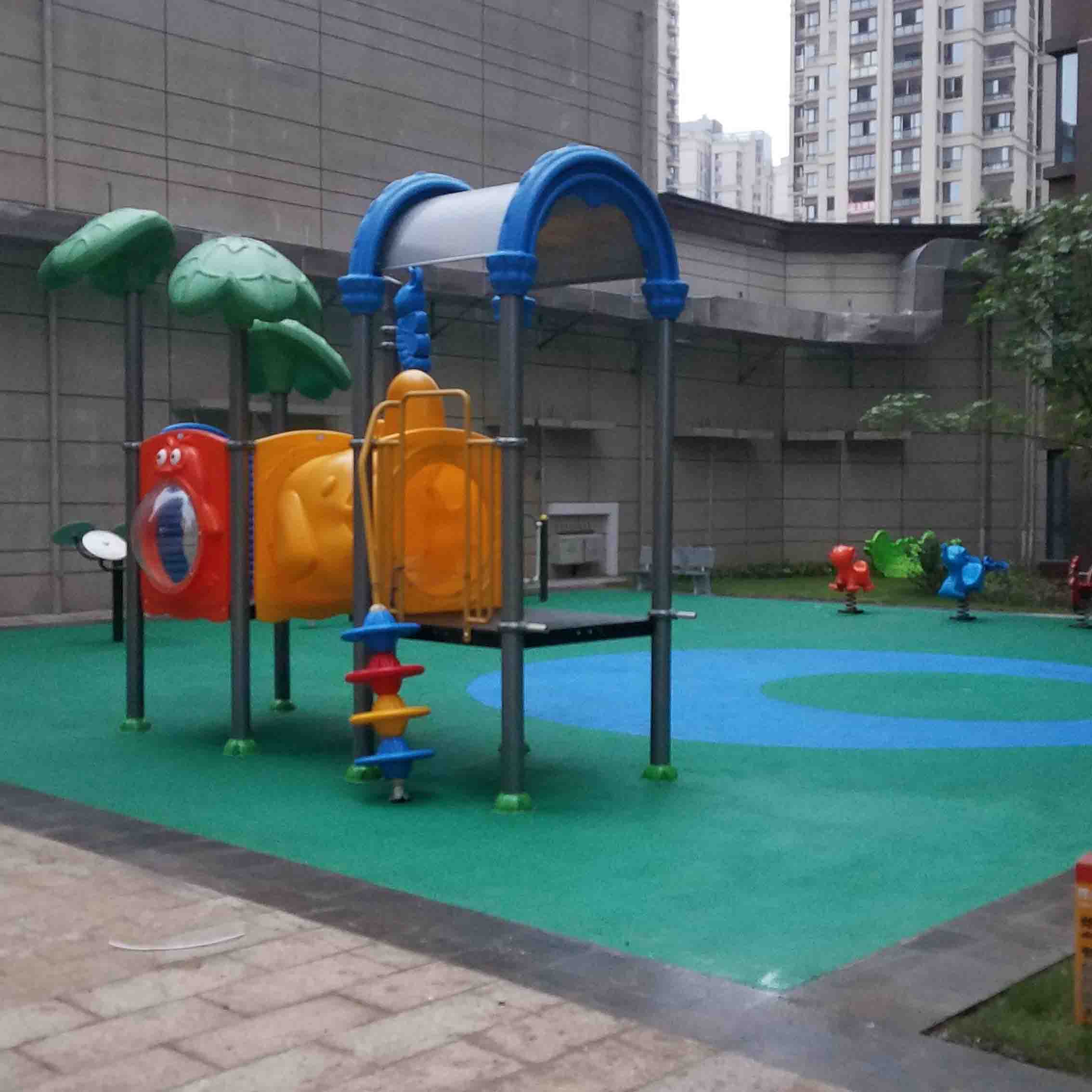 幼兒園地膠鋪設(shè)施工